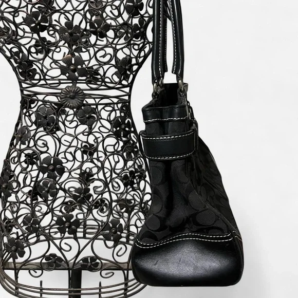 Coach - Picture 7 of 10